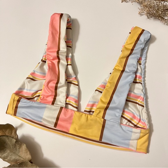 Billabong bikini top- reversible! - Picture 5 of 6